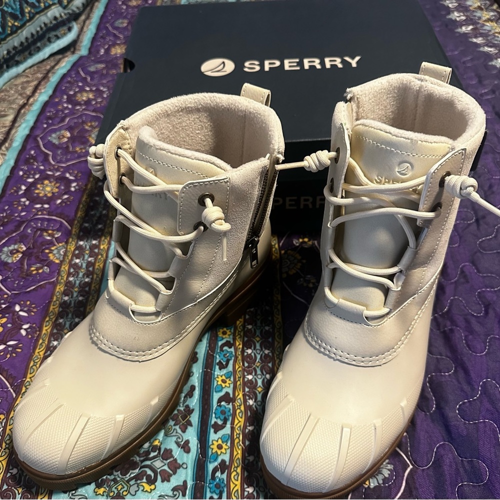 Sperry Boots 9M